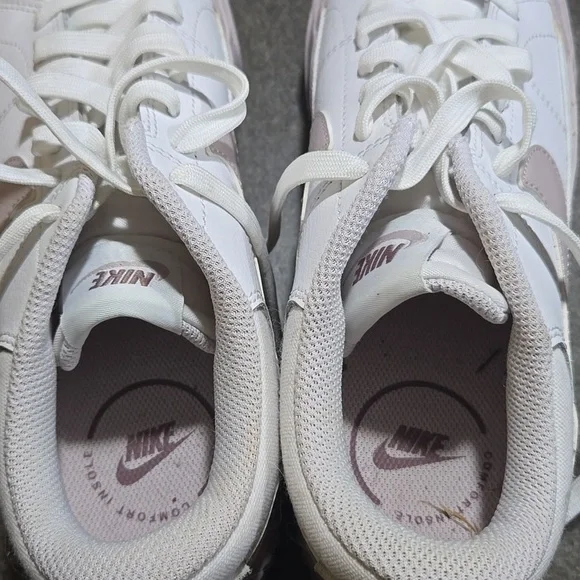 Nike White and Light Pink Casual Shoes - Picture 4 of 10